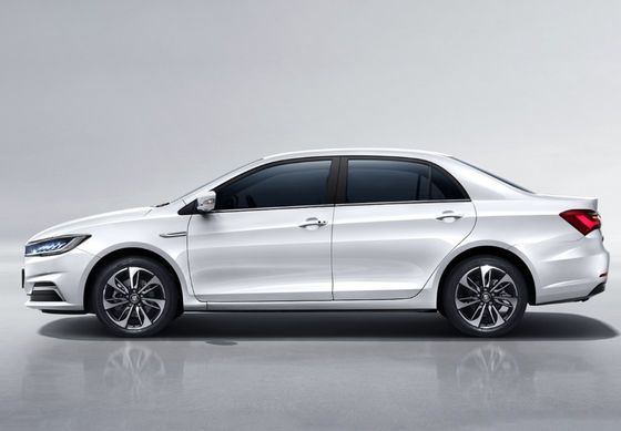 4 portas 5 assentam o passeio confortável de Byd Qin Ev 400-450KM dos carros de BYD EV