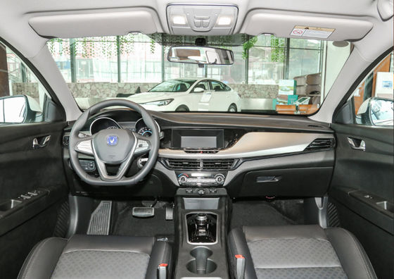 Carro compacto do sedan dos assentos das portas 5 de Changan Eado EV460 365-405KM Changan EV 5
