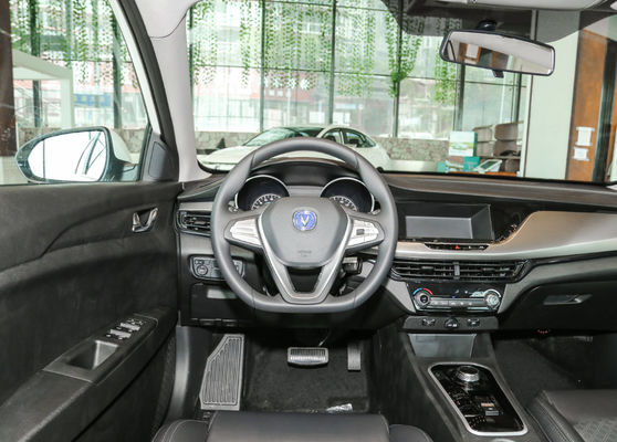 Carro compacto do sedan dos assentos das portas 5 de Changan Eado EV460 365-405KM Changan EV 5