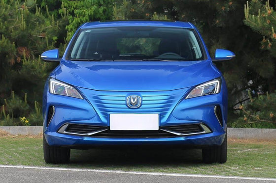 405KM Changan Eado E cabine confortável do carro compacto elétrico puro do sedan