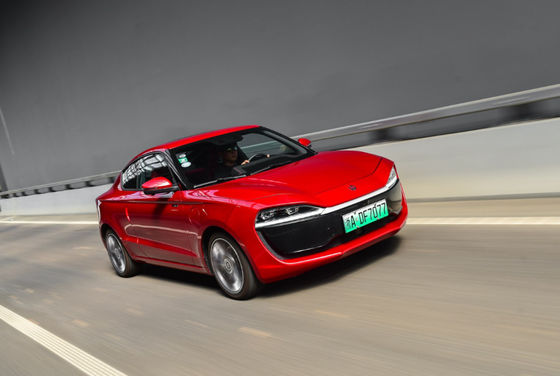 O pulo de 305-451KM viaja de automóvel a carga rápida elétrica das portas 4seats 1H do motor S01 3 do pulo do carro