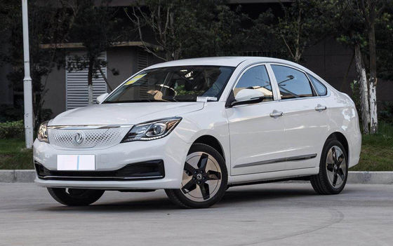 Portas elétricas puras do carro compacto 4 de 400KM Dongfeng Fengshen E70 5 assentos