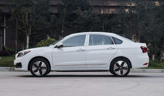 Portas elétricas puras do carro compacto 4 de 400KM Dongfeng Fengshen E70 5 assentos