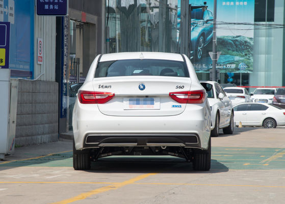 Carros elétricos puros de S60EV Dongfeng Ev 415KM com 4 portas 5 assentos