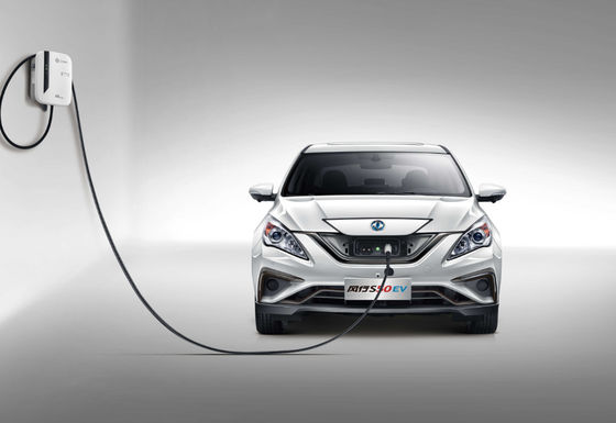 Portas do estojo compacto 4 do veículo elétrico 415KM do motor de Fengxing S50 Dongfeng 5 assentos