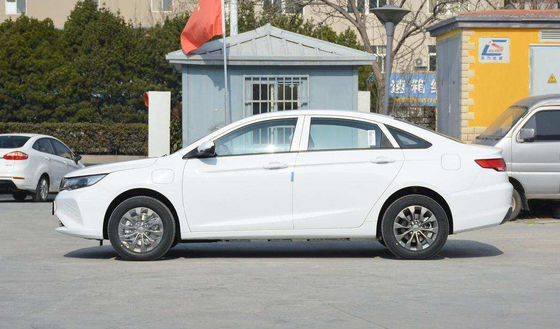 Carro elétrico 421KM do sedan de Dihao Ev Geely 4 portas 5 assentos 0,5 horas de carga rápida