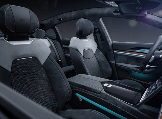Portas do veículo elétrico 4 de 650-715KM Nezha Automobile Hozon NETA S 5 assentos