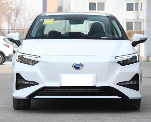 O carro elétrico 510KM do sedan de Guangqi Yilue EA6 4 portas 5 assenta a carga 0.78H rápida