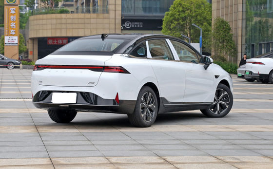 Carros elétricos 450-550KM compactos de XiaoPeng P5 2022 4 portas 5 assentos