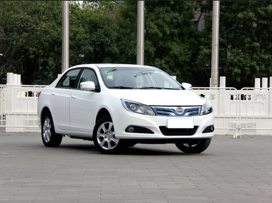Portas elétricas puras do elevado desempenho de 305KM 400KM BYD E5 EV 4 5 assentos
