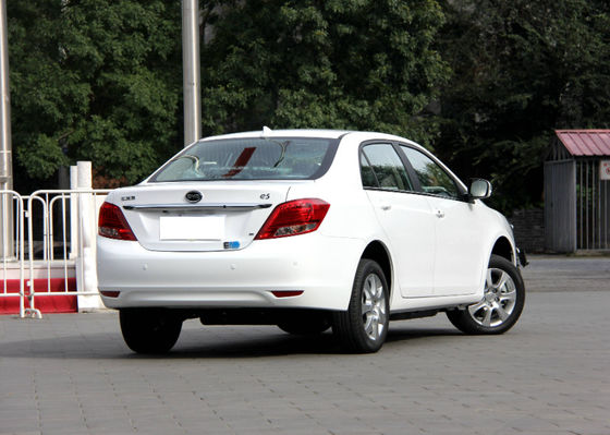 Portas elétricas puras do elevado desempenho de 305KM 400KM BYD E5 EV 4 5 assentos
