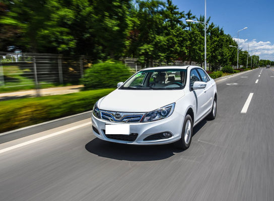 Portas elétricas puras do elevado desempenho de 305KM 400KM BYD E5 EV 4 5 assentos