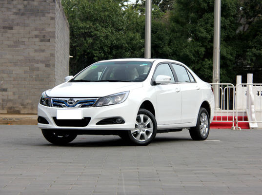 Portas elétricas puras do elevado desempenho de 305KM 400KM BYD E5 EV 4 5 assentos