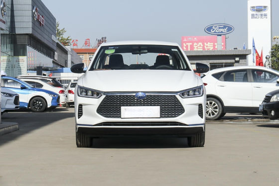 Padrão oficial 401KM do carro elétrico do sedan de E3 Byd 4 portas 5 assentos