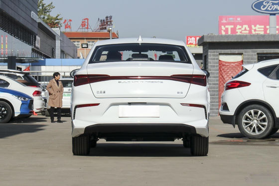 Padrão oficial 401KM do carro elétrico do sedan de E3 Byd 4 portas 5 assentos